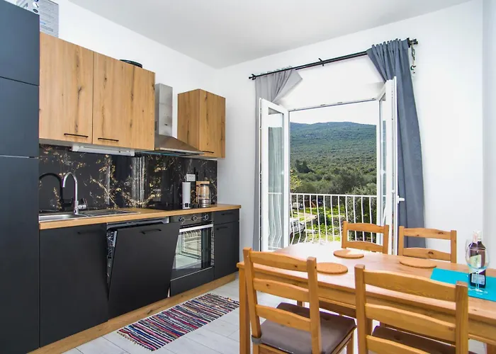 Peljesac Apartment *