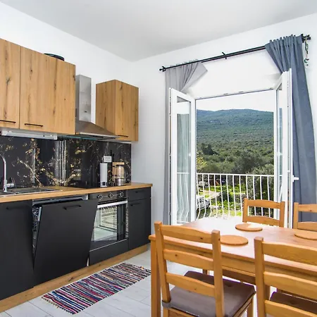 Peljesac Apartment *